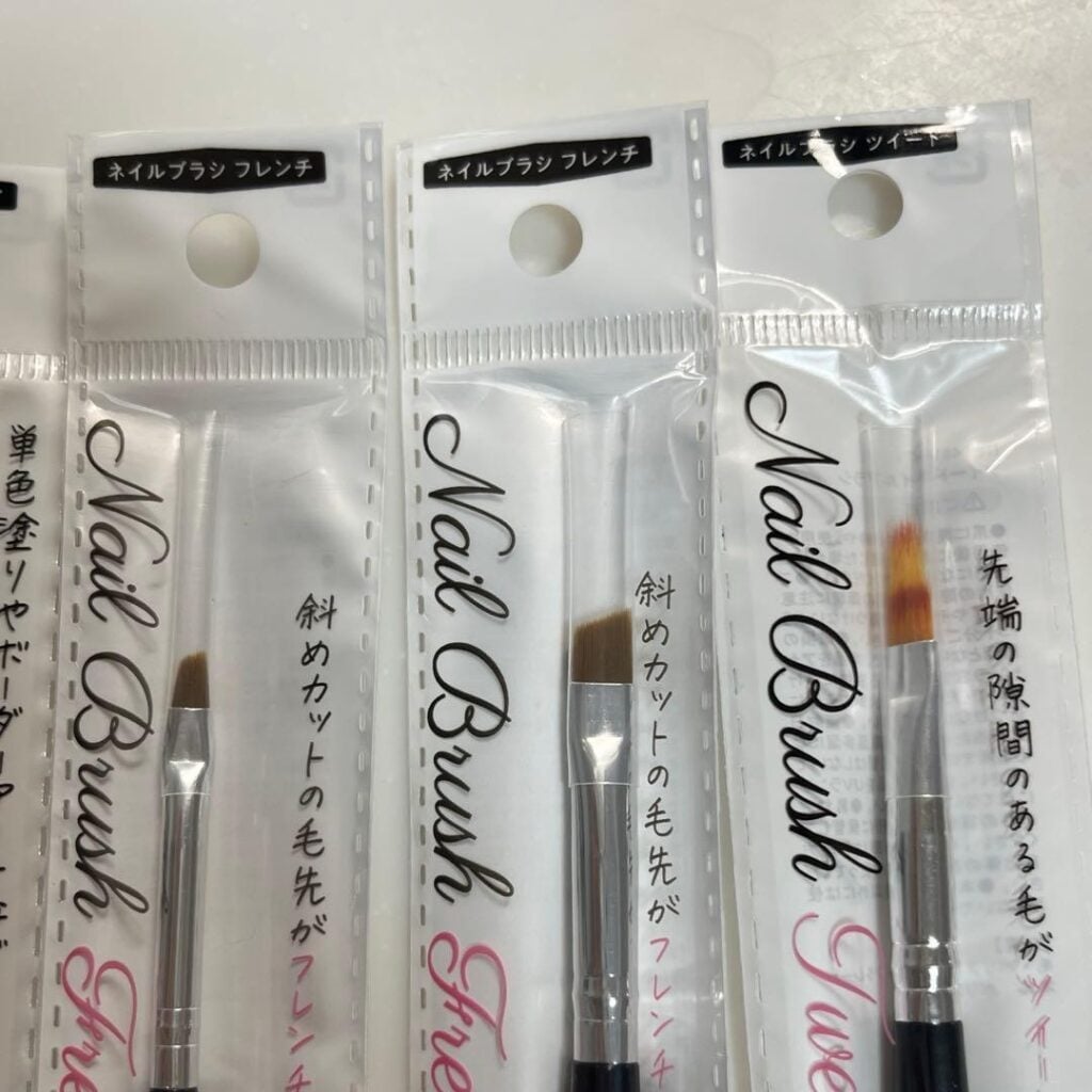 手のひら冷却-100均-セリア-爪ブラシ-保冷剤, 手のひら冷却-100均-おすすめ-暑さ対策グッズ, セリア-爪ブラシ-手のひら冷却-やり方, 手のひら冷却-100均-保冷剤-暑さ対策-レビュー