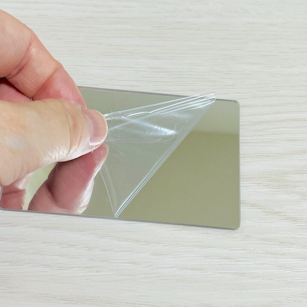 セリア-ミラーシート-レビュー-貼り方-歪み-対策, 100均-ミラーシート-玄関-DIY-明るくする方法, セリア-ミラーシート-厚手タイプ-使い方-賃貸DIY
