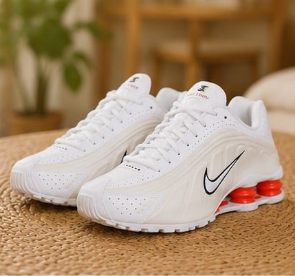 Nike Shox R4 通勤 街歩き スニーカー レビュー